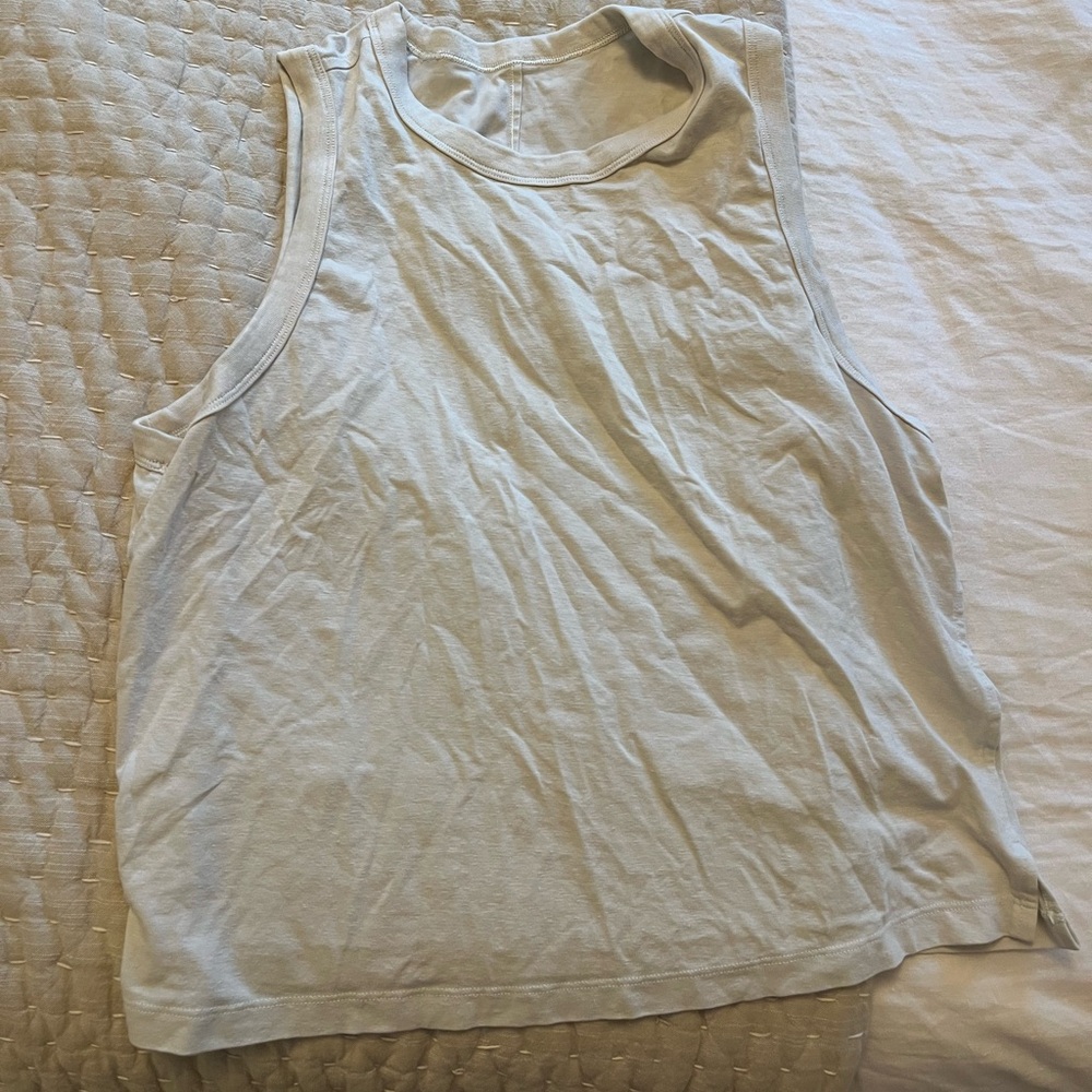 Lululemon tank size 6